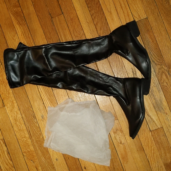 OVER THE KNEE POINTED TOE 'LEATHER' BOOTS - Picture 2 of 6